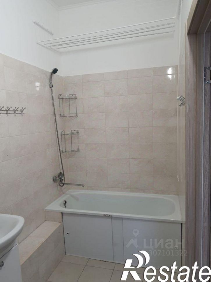 2-комн квартира Базовый переулок, 50,  д. 50