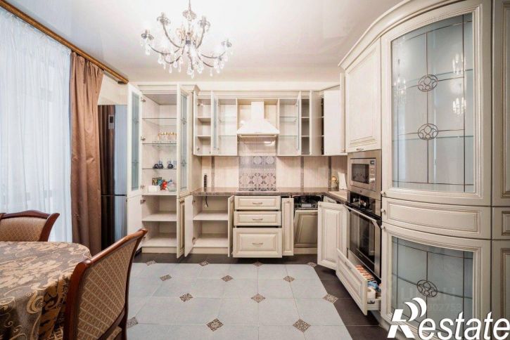 3-комн квартира улица Островского, 1,  д. 1