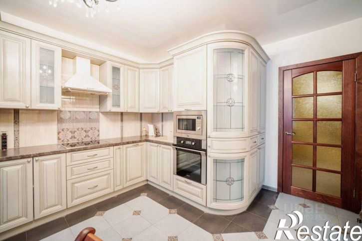 3-комн квартира улица Островского, 1,  д. 1