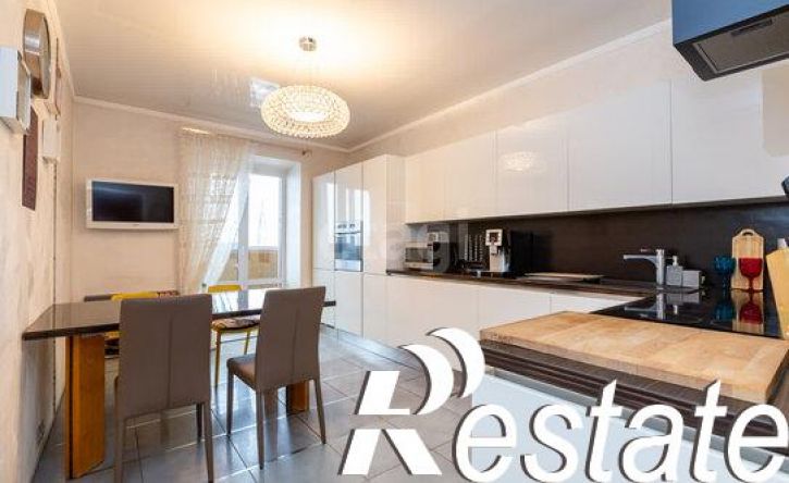 3-комн квартира улица 40-летия Октября, 42/1,  д. 42/1