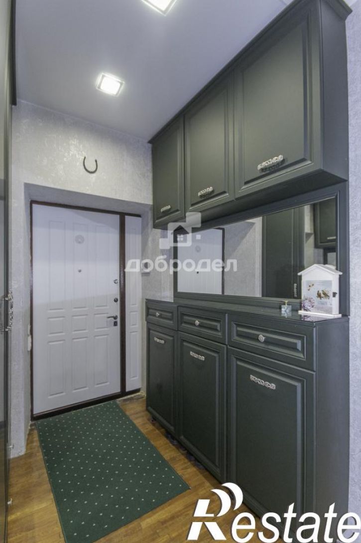 5-комн квартира ул. Азина,42