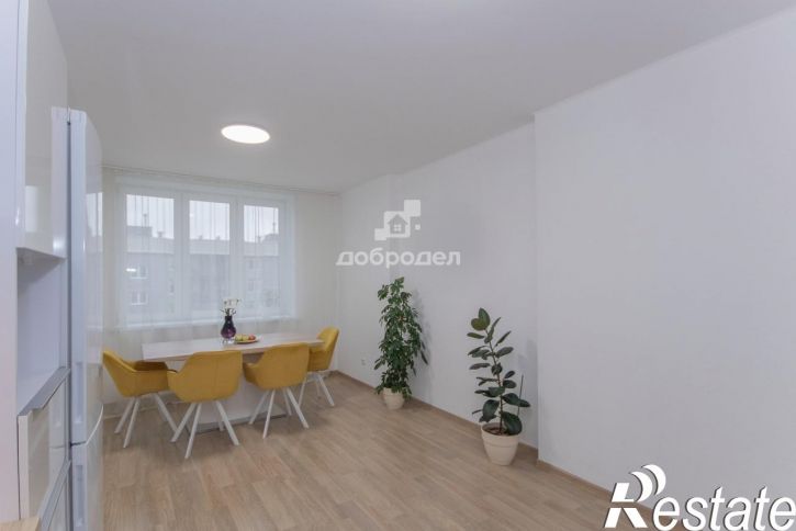3-комн квартира ул. Водоёмная,76