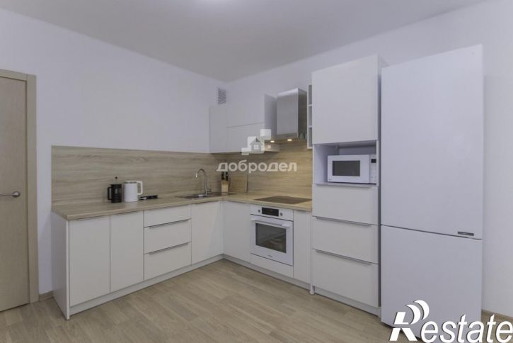 3-комн квартира ул. Водоёмная,76