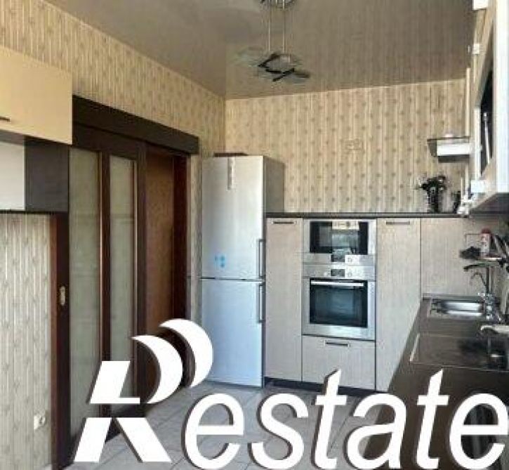 3-комн квартира улица Бажова, 68,  д. 68