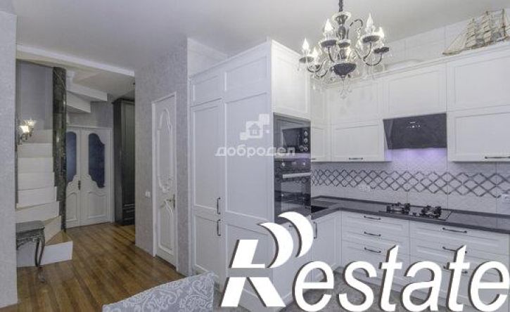 4-комн квартира улица Азина, 42,  д. 42